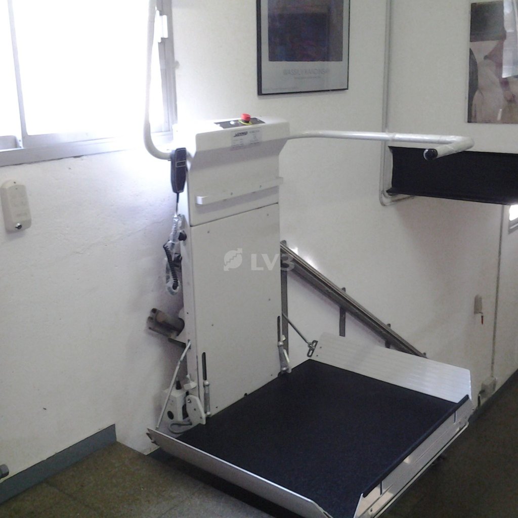 Plataforma salvaescaleras en escuelas