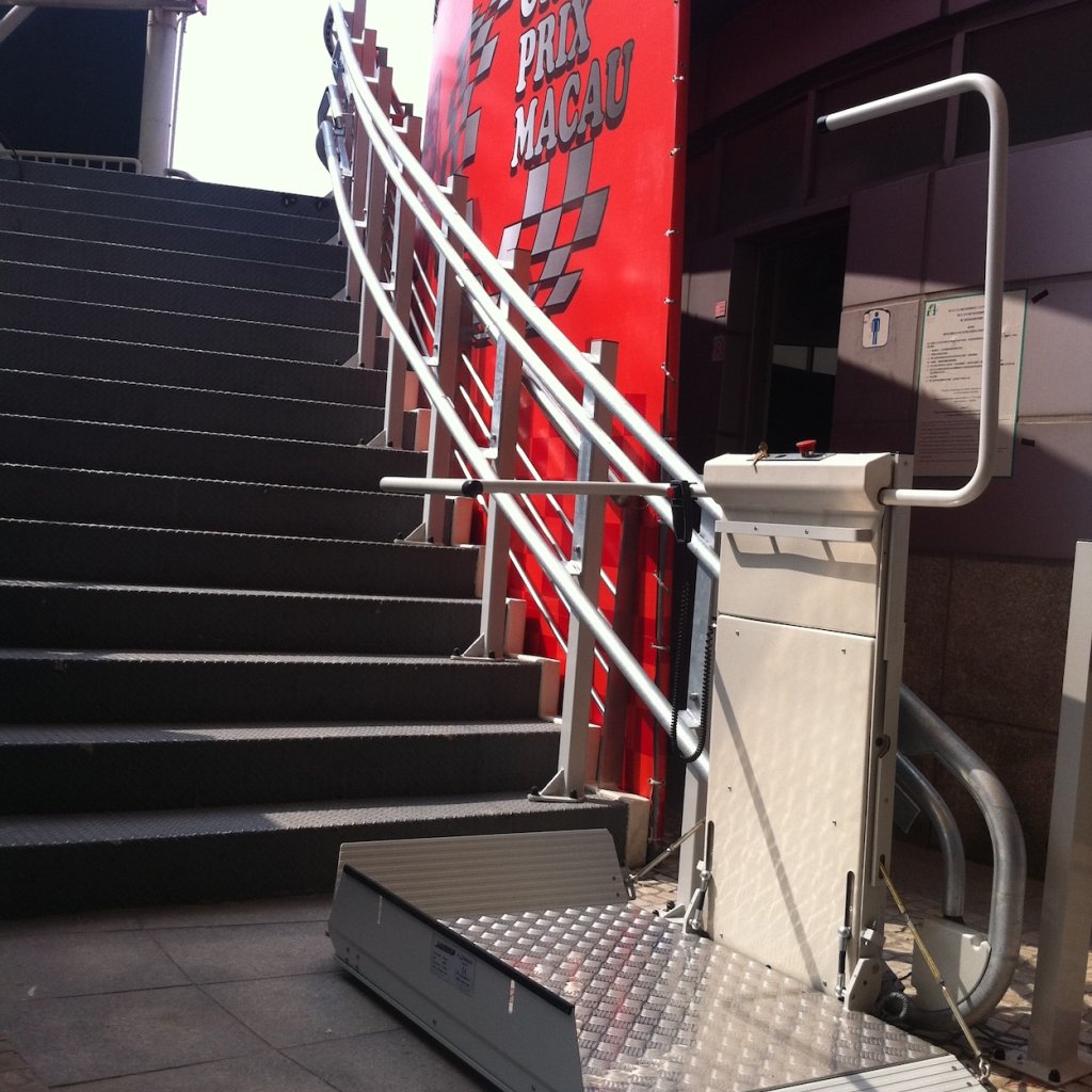 Plataforma salva escaleras Omega