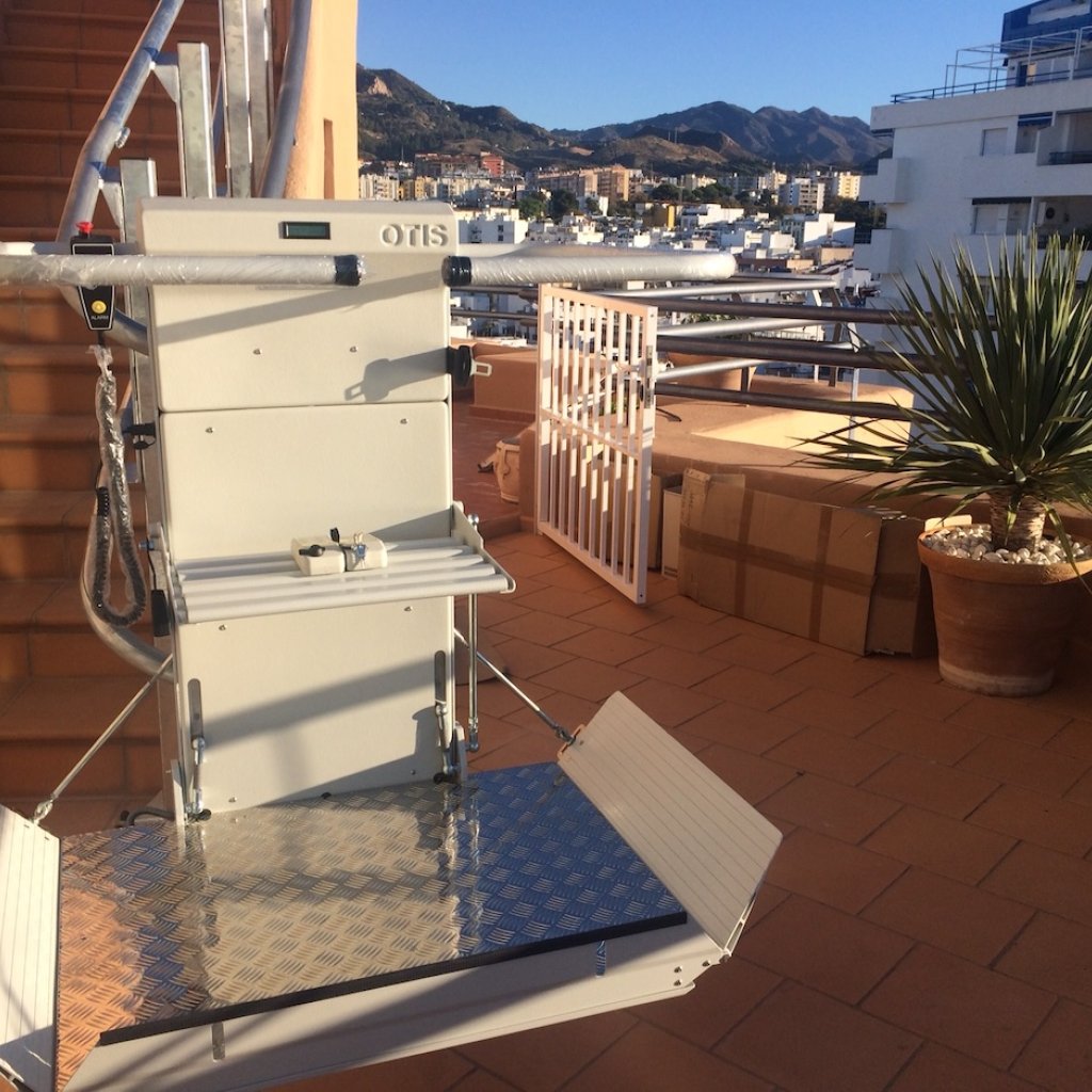 Plataforma salva escaleras Omega