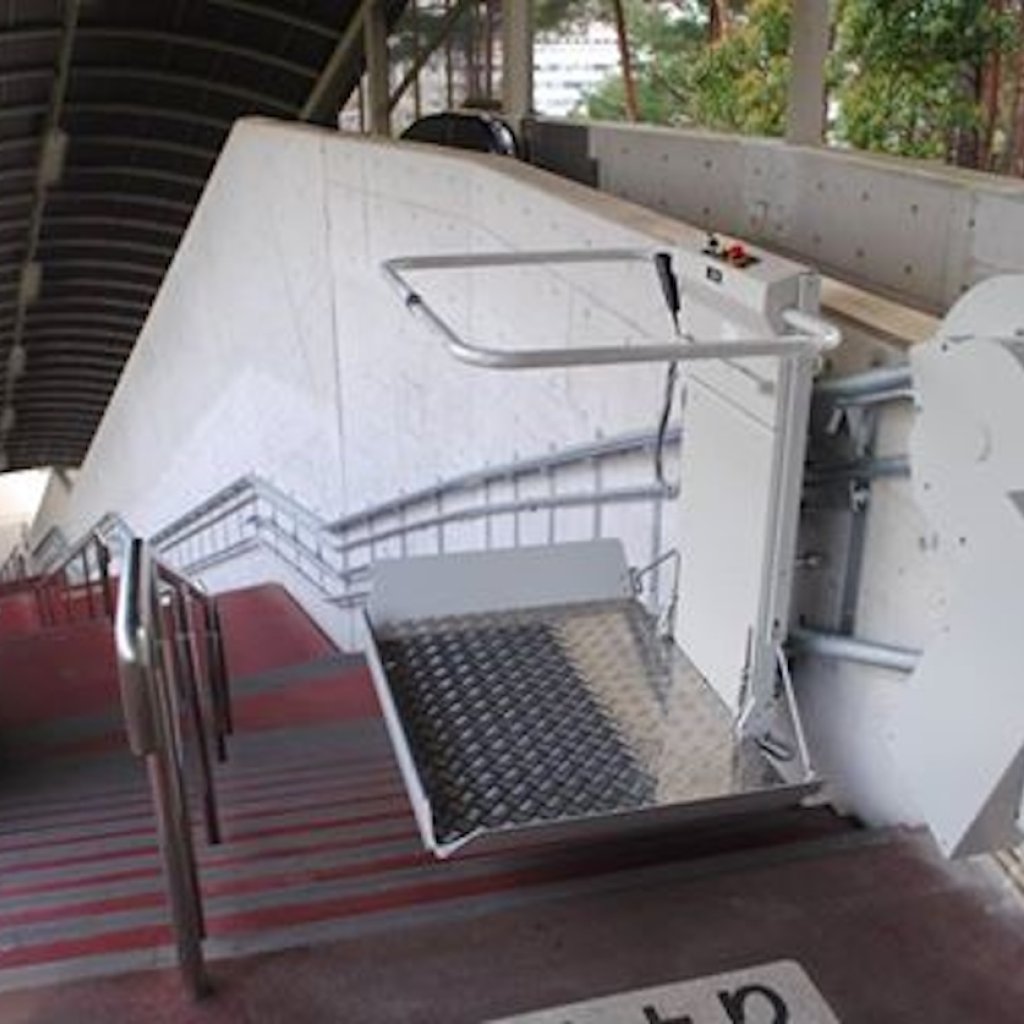 Plataforma salva escaleras Omega