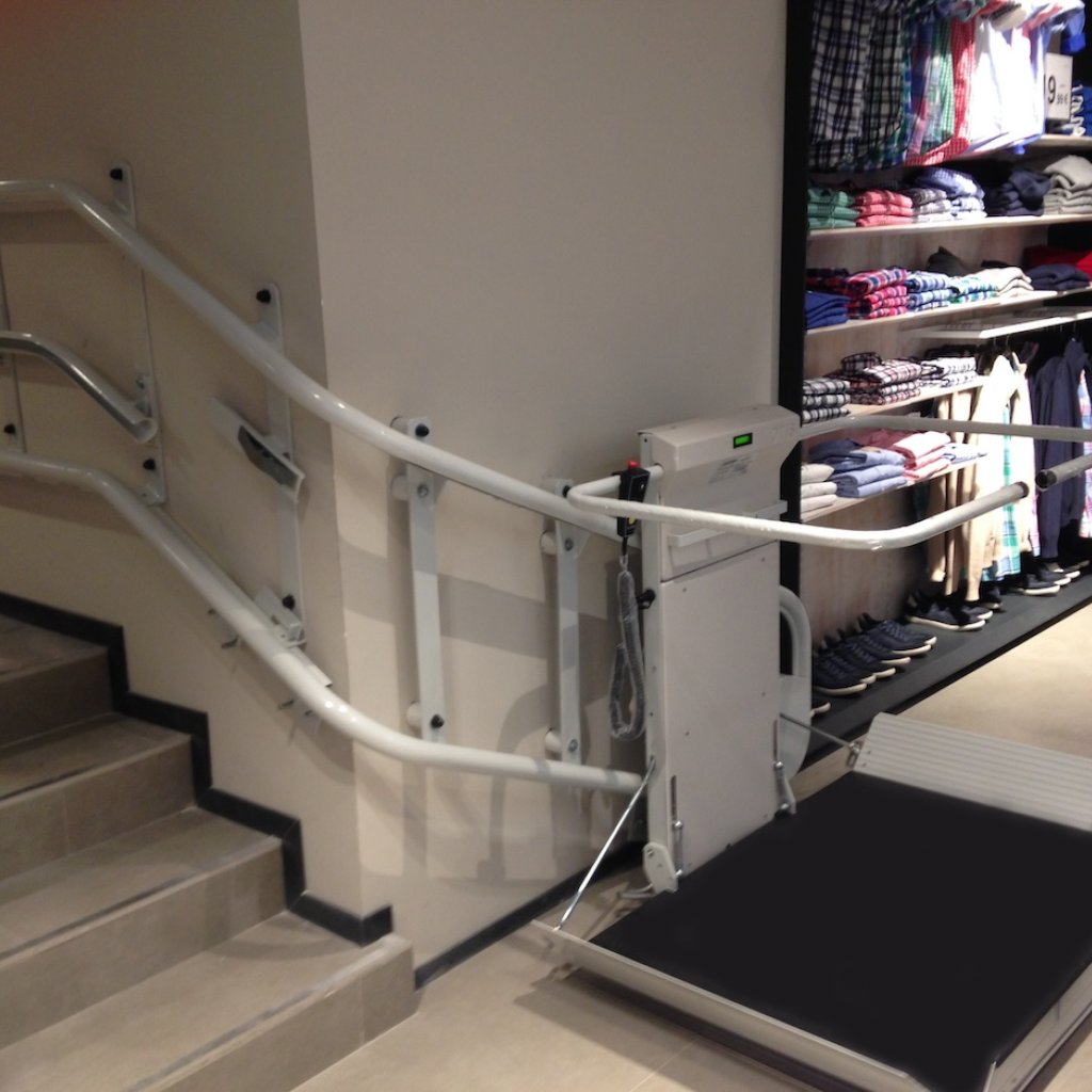 Plataforma salva escaleras Omega