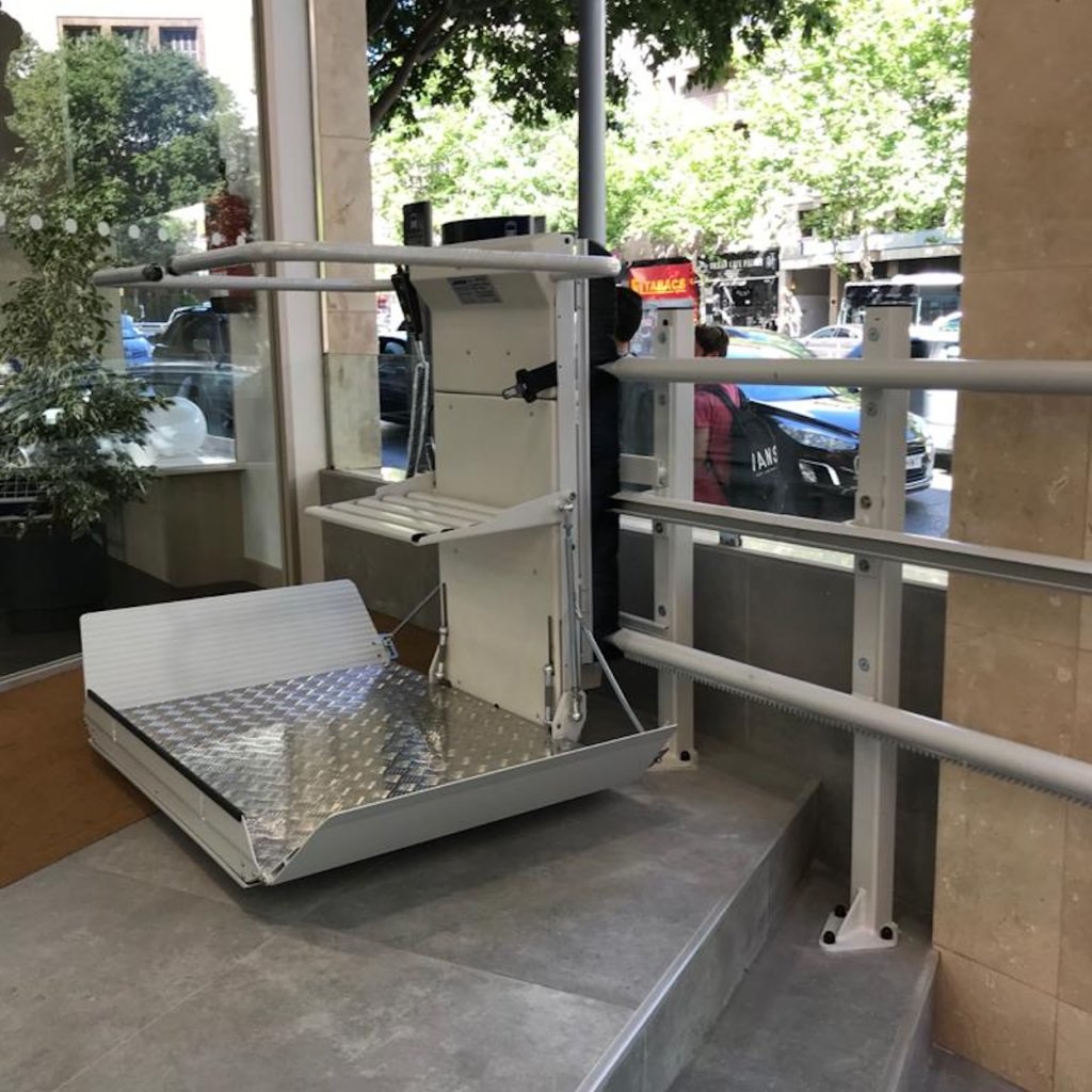 Plataforma salva escaleras Stratos