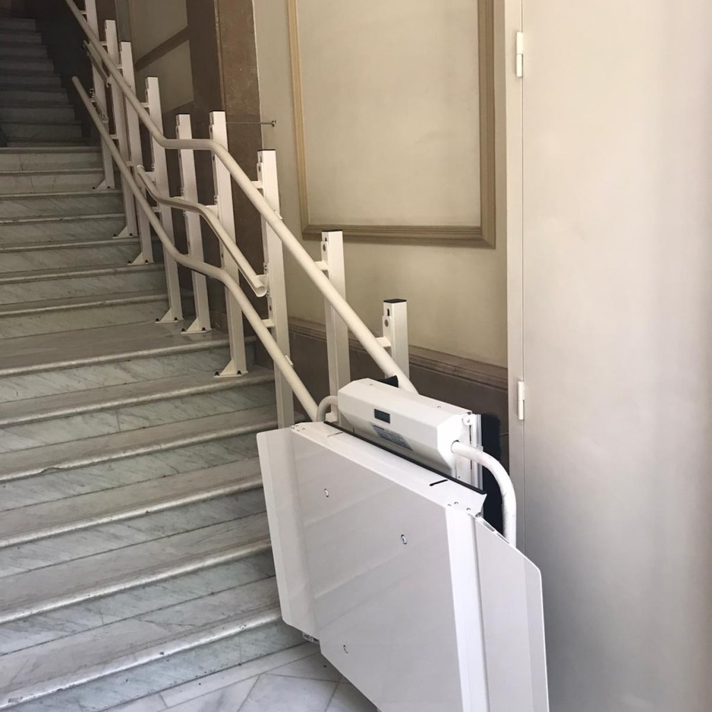 Plataforma salva escaleras Stratos