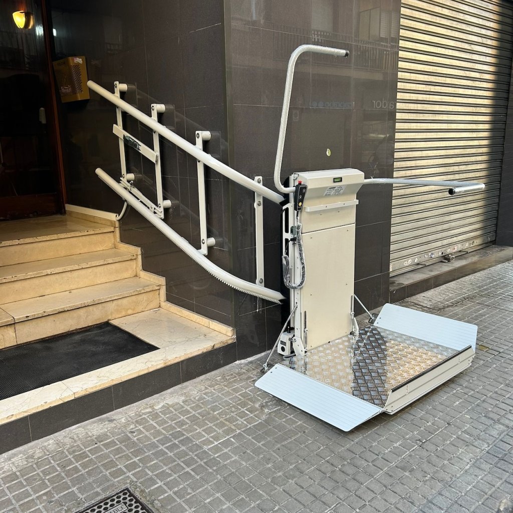 Plataforma salva escaleras Stratos