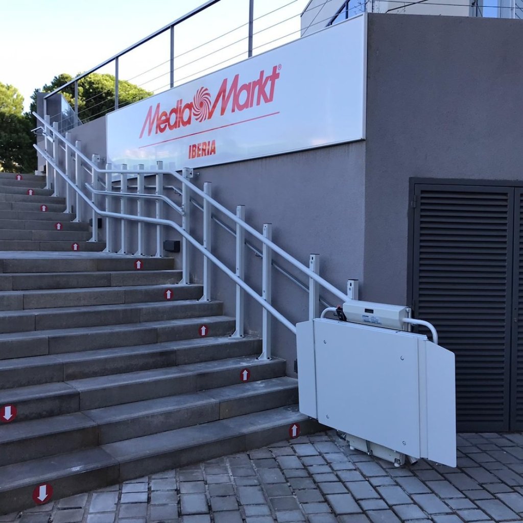 Plataforma salva escaleras Stratos