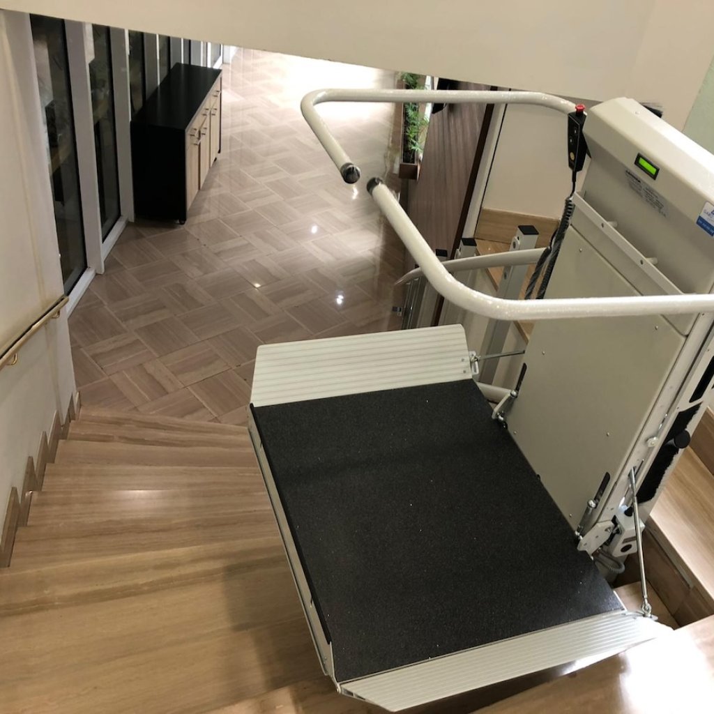 Plataforma salva escaleras Stratos