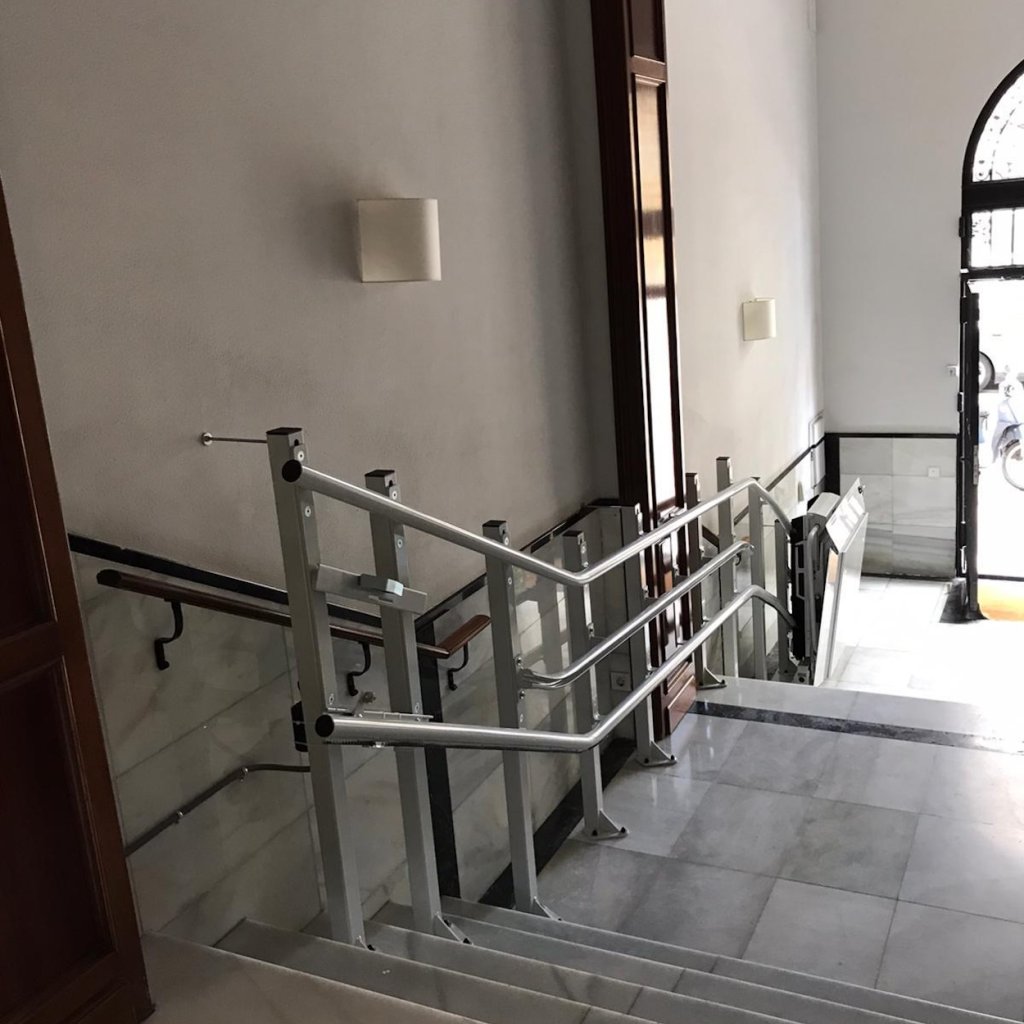 Plataforma salva escaleras Stratos