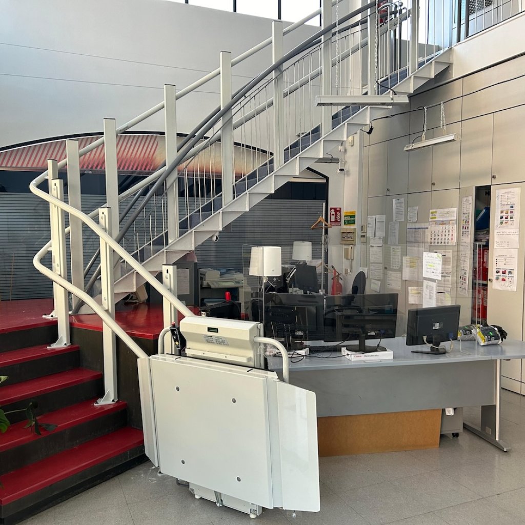 Plataforma salva escaleras Stratos