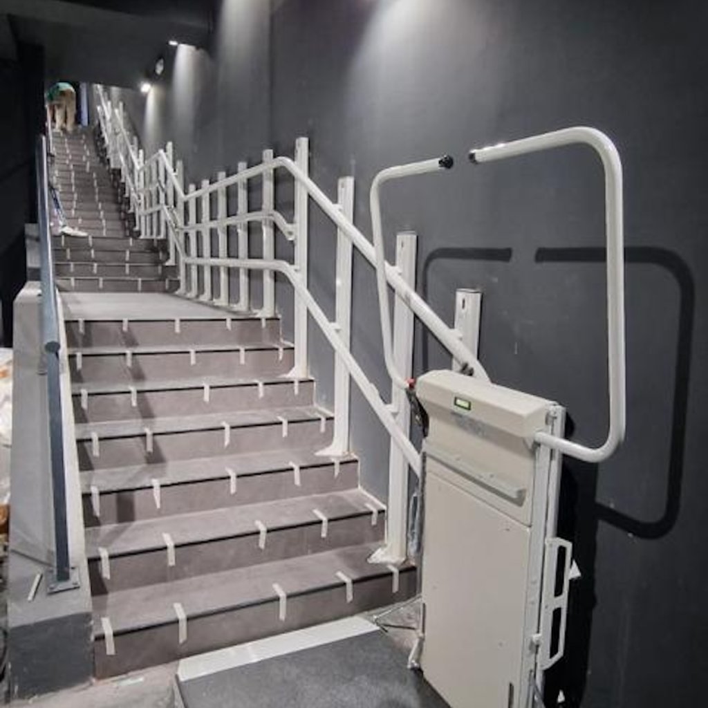 Plataforma salva escaleras Stratos