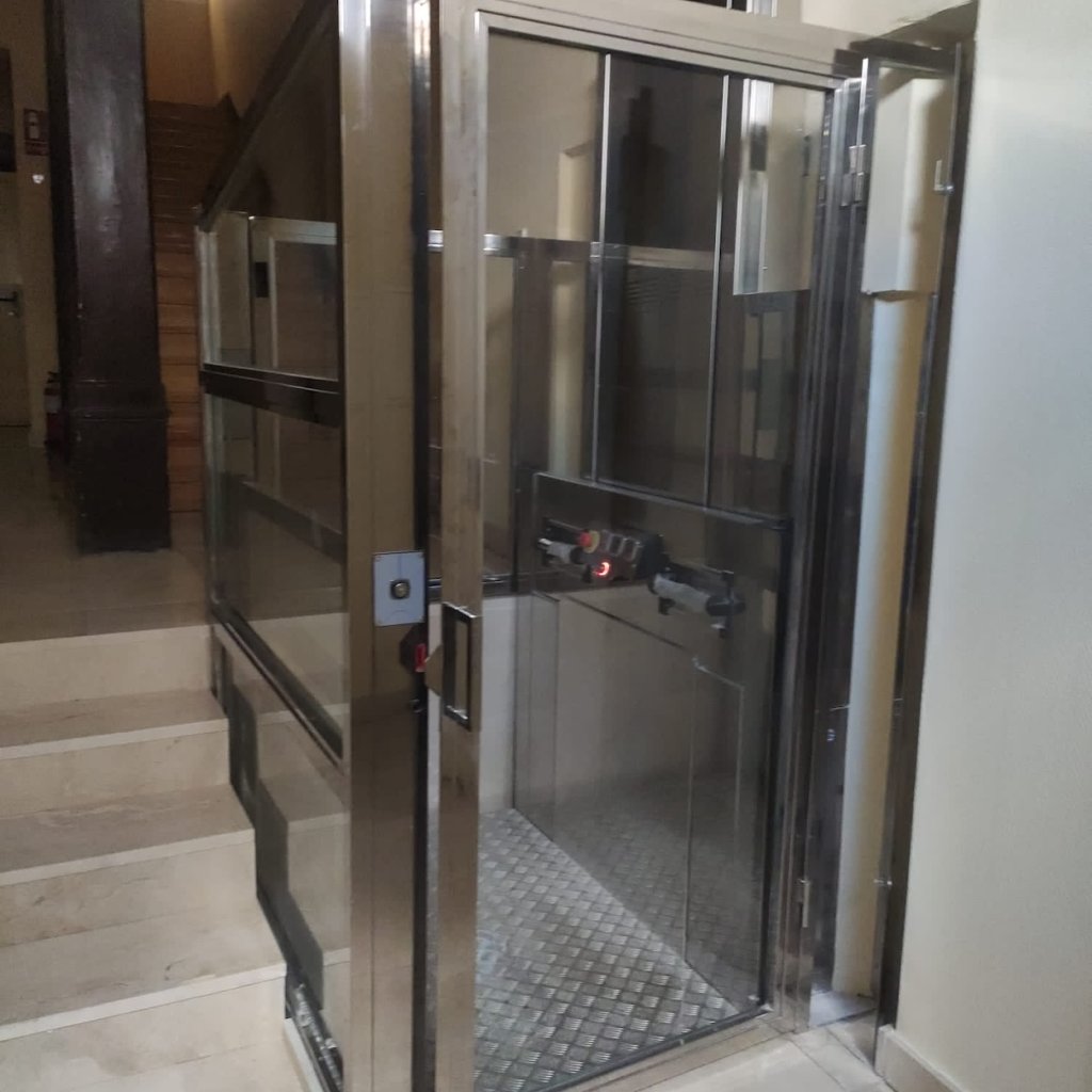 Plataforma vertical ZL150F