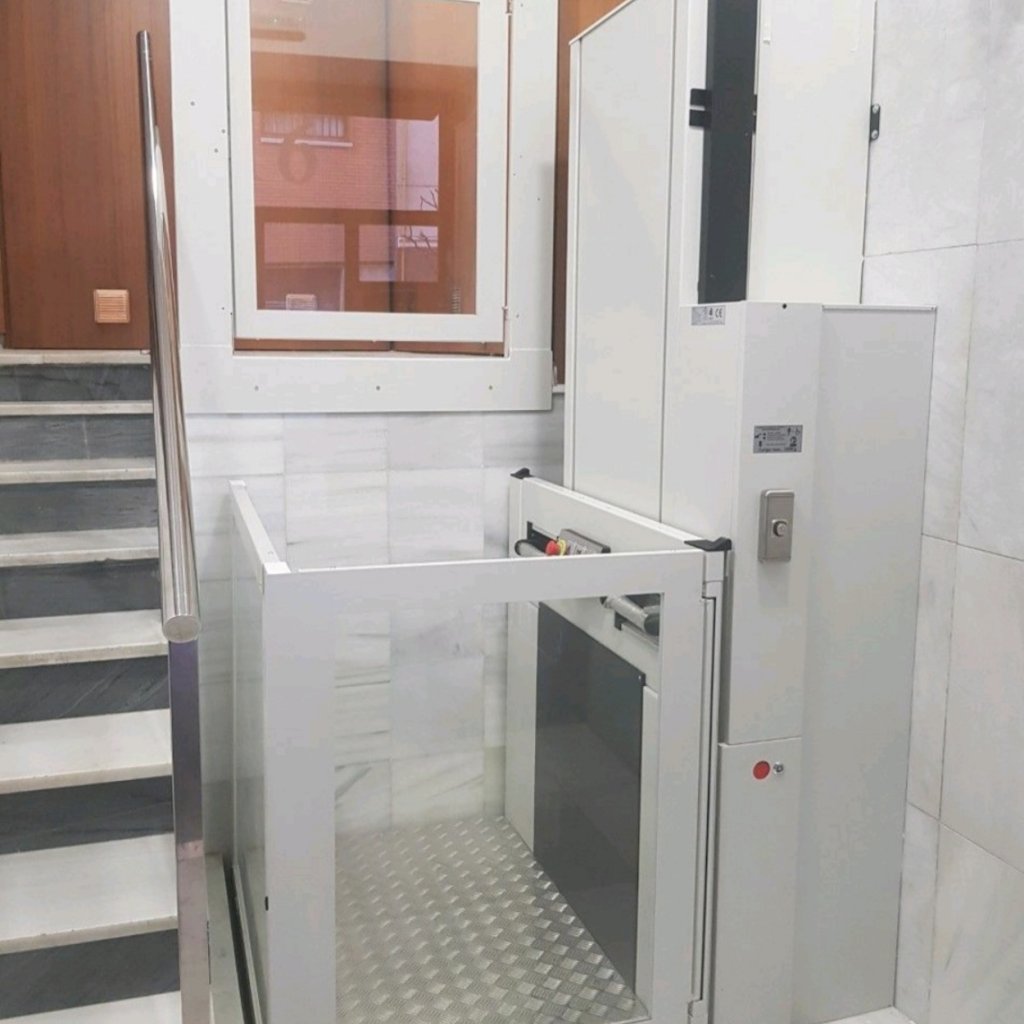 Plataforma vertical ZL150F