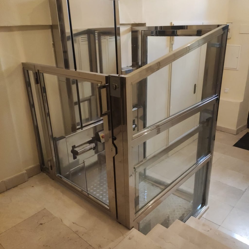 Plataforma vertical ZL150F