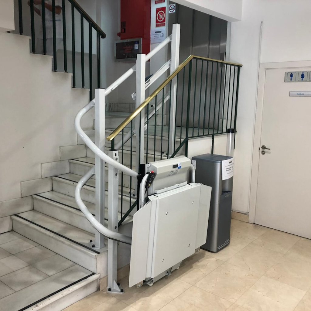 Plataforma salva escaleras Stratos