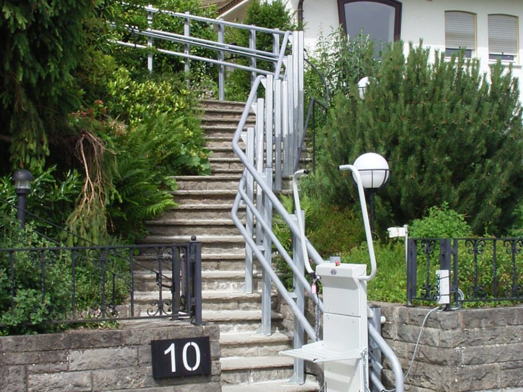 Plataforma salvaescaleras en espacios exteriores y jardines