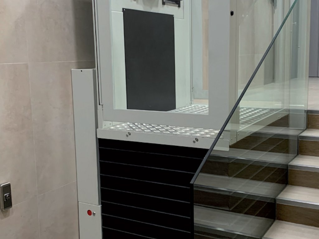 Plataforma vertical ZL150F