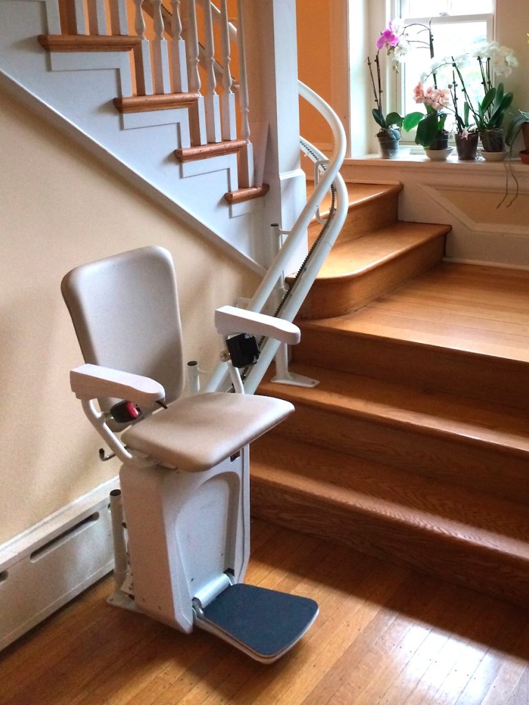 Silla sube escaleras para tramos curvos modelo Alpha